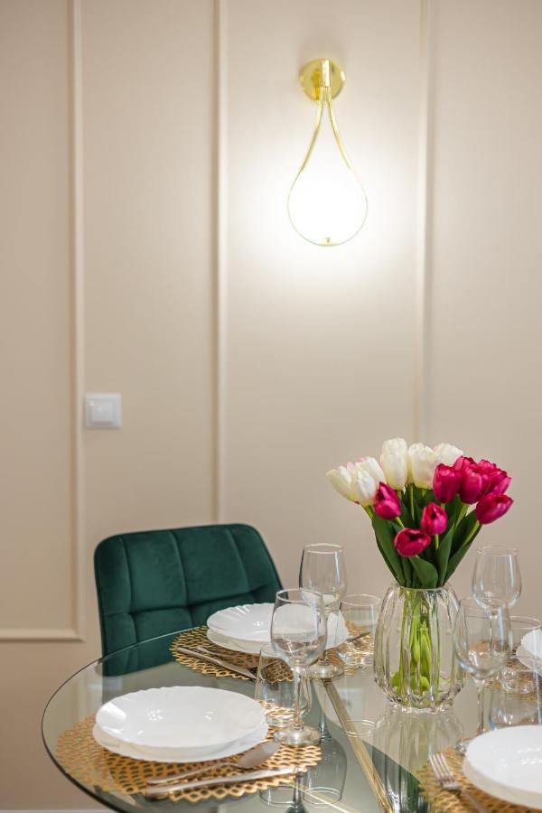 كلوج-نابوكا Moon Luxury Apartment - Sunset View المظهر الخارجي الصورة