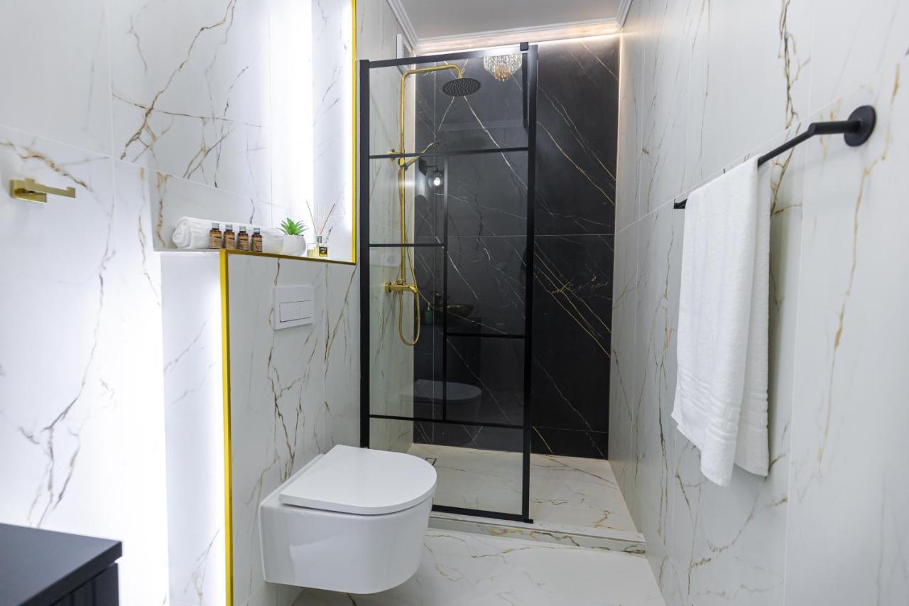 كلوج-نابوكا Moon Luxury Apartment - Sunset View المظهر الخارجي الصورة